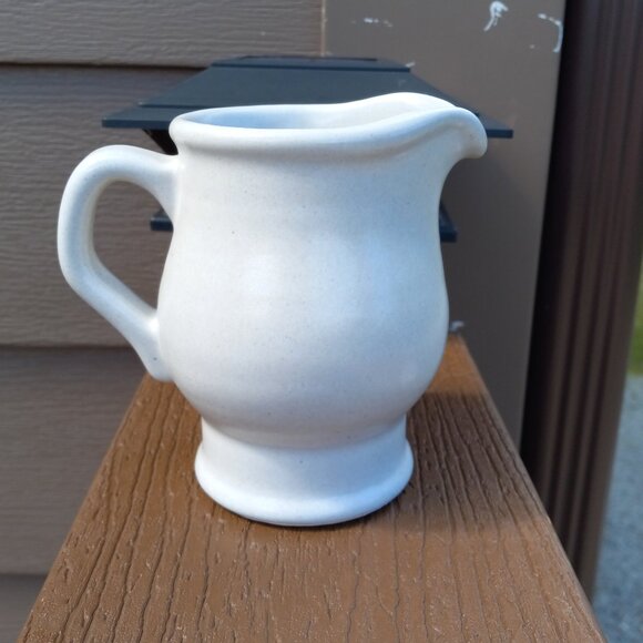 Vintage Pfaltzgraff Yorktowne Creamer Pitcher 24Y - Picture 3 of 11